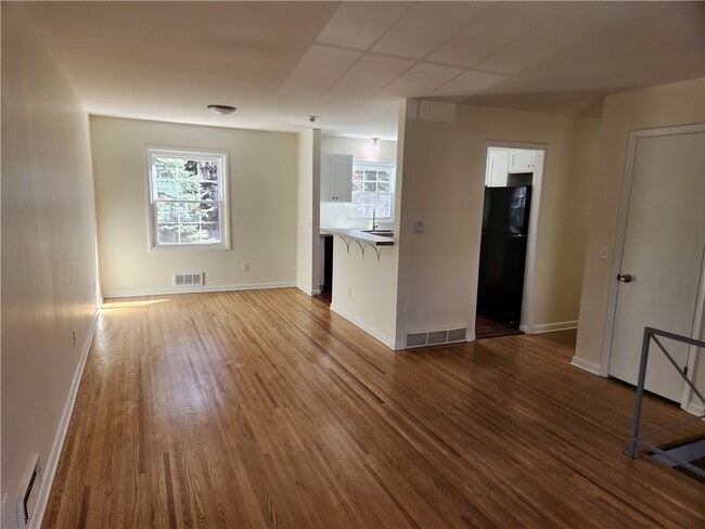 Photo - 206 Mason Ave