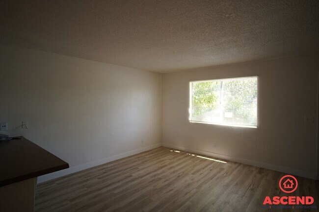 Photo - 114 Hughes Ave Unidad B