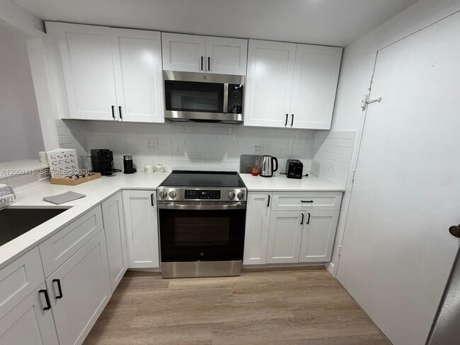 Building Photo - 3725 S Ocean Dr Unit 1411
