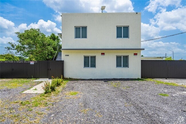 Building Photo - 21845 Goulds Ave Unit 102 Rental
