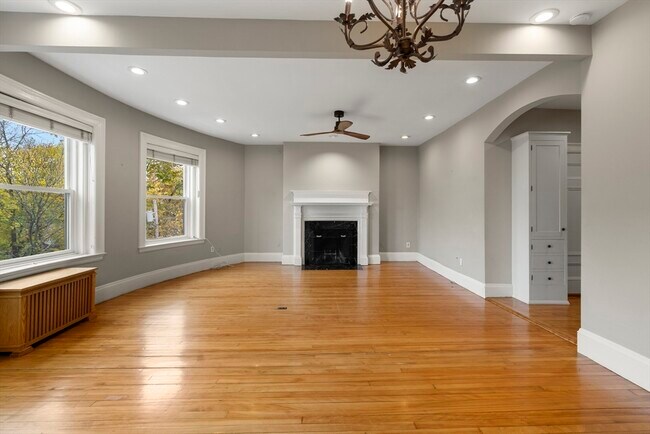 Photo - 1011 Beacon St Unit 4D