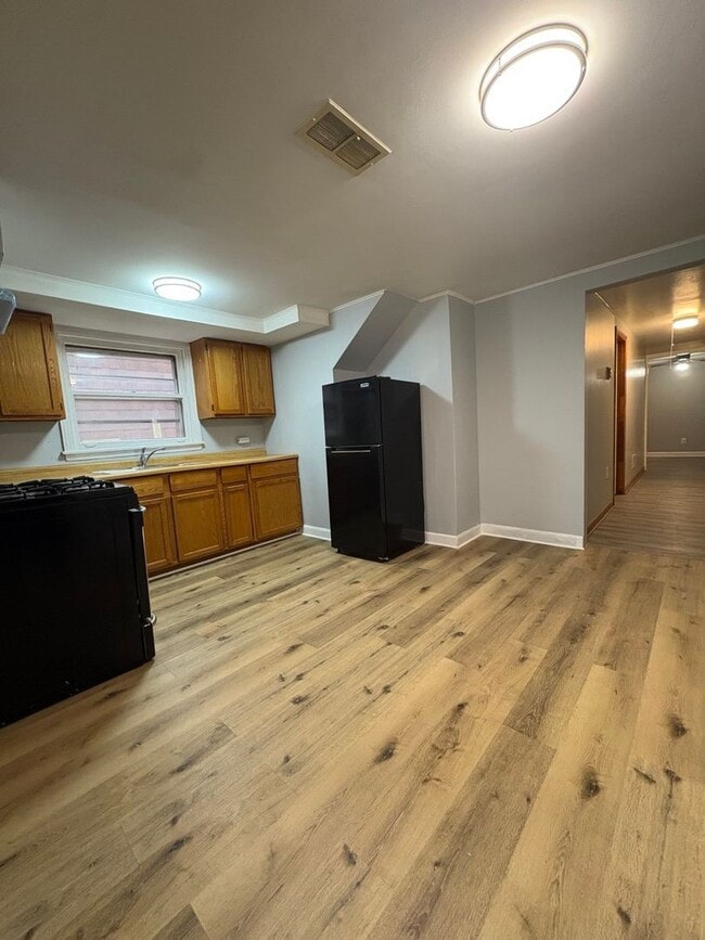 Photo - 2560 Clinton St Unit 2F