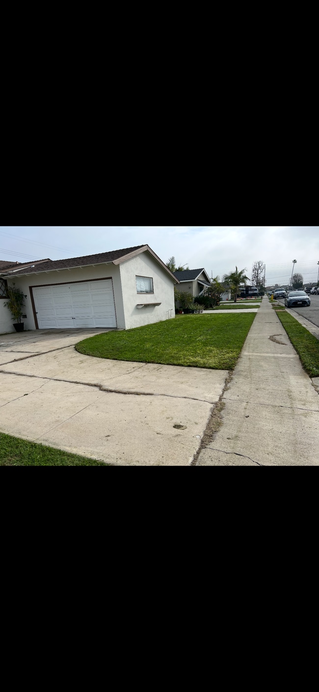 Building Photo - 6131 Choctaw Dr