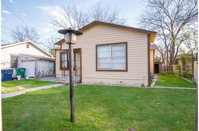 1908 Nolan St