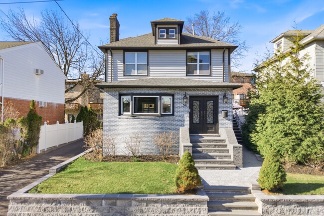 Photo - 54 Lawton Ave