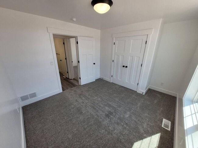 Photo - **LEASE TAKEOVER** PLEASE CONTACT CURRENT TENANT: JOEL @ 801-580-1448 - NO DEPOSIT NEEDED, CURREN...