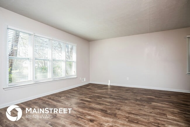 Photo - 537 Plainville Dr SW