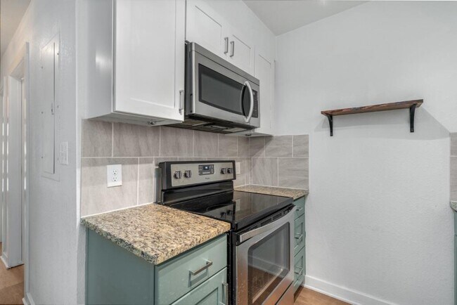 Photo - 6211 Manor Rd Unit 107