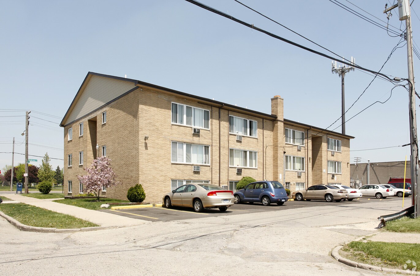 Skyview Apartments - Skyview Apartments