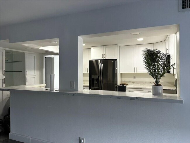 Photo - 800 Parkview Dr Unidad 829