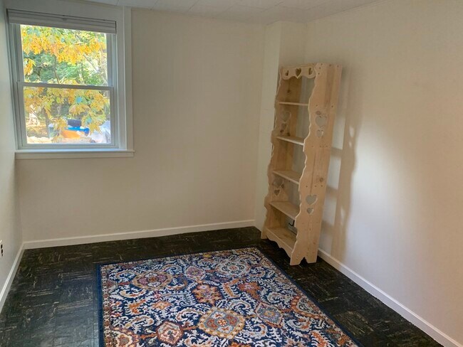 Photo - 152 The Valley Rd