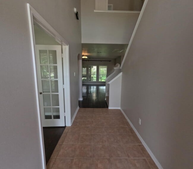 Photo - 2521 Saratoga Dr