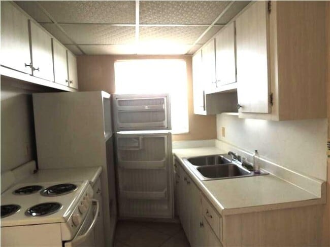 Building Photo - 1111 N Federal Hwy Unit 5