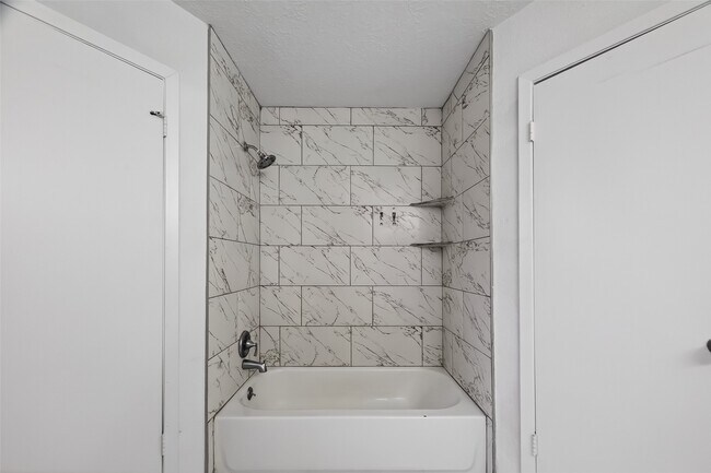 Photo - 1122 Woodbridge Ave