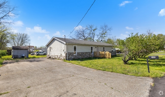 Building Photo - 600 Lincoln Dr Rental