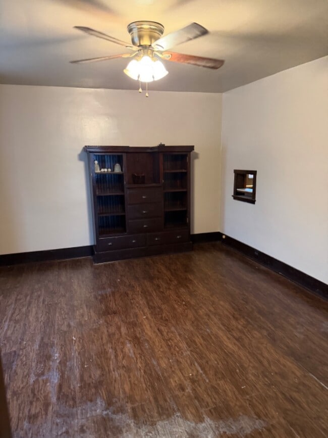 Photo - 544 Center St