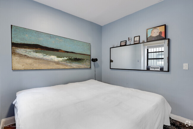 Building Photo - 414 E 10th St Unit 4C Rental