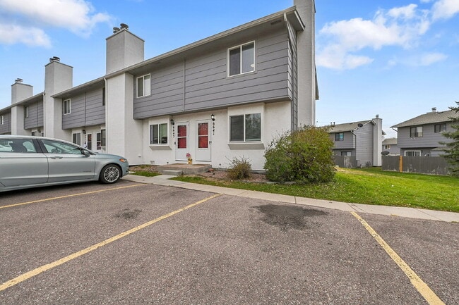 Building Photo - $1,695, 2-bed, 1.5 bath, located in Colora...