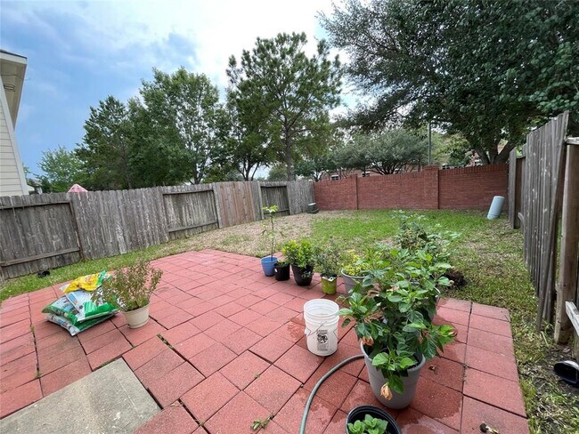 Photo - 5626 Claybeck Ln