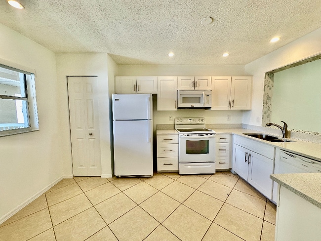 Photo - 709 Landover Cir Unidad 202