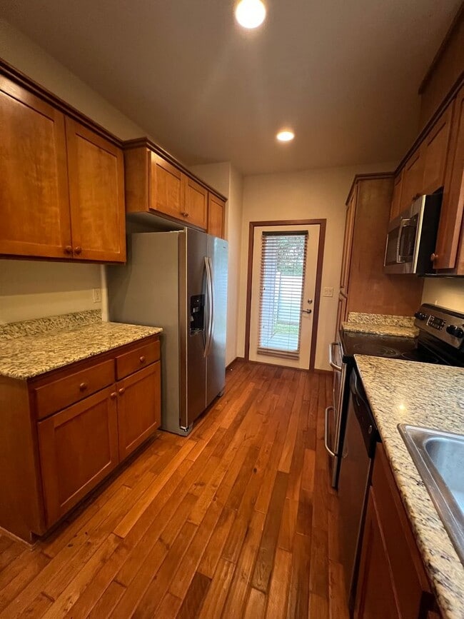 Photo - Three bedroom Townhome in Alderwood Townhomes Neighborhood