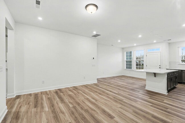 Photo - 2911 Herringbone Rd