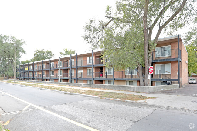 Building Photo - Pembrook Manor Rental