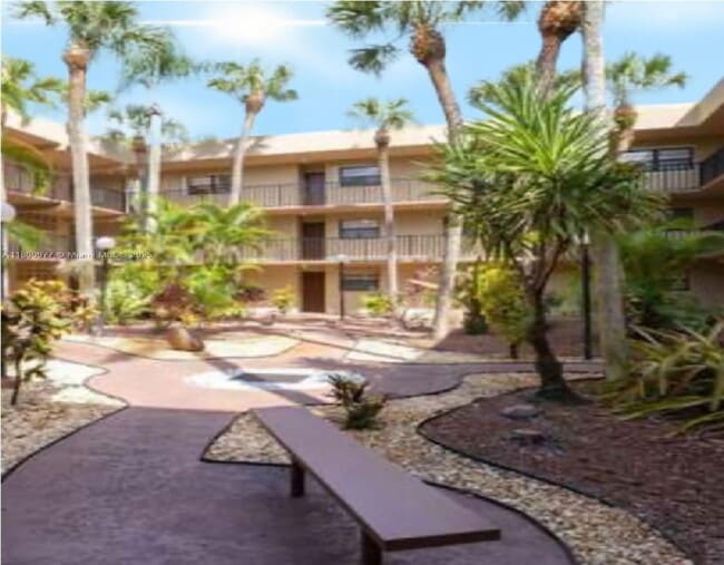 Building Photo - 10835 SW 112th Ave Unit 206 Rental