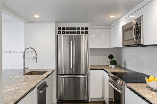 Photo - 540 Brickell Key Dr Unit 1519