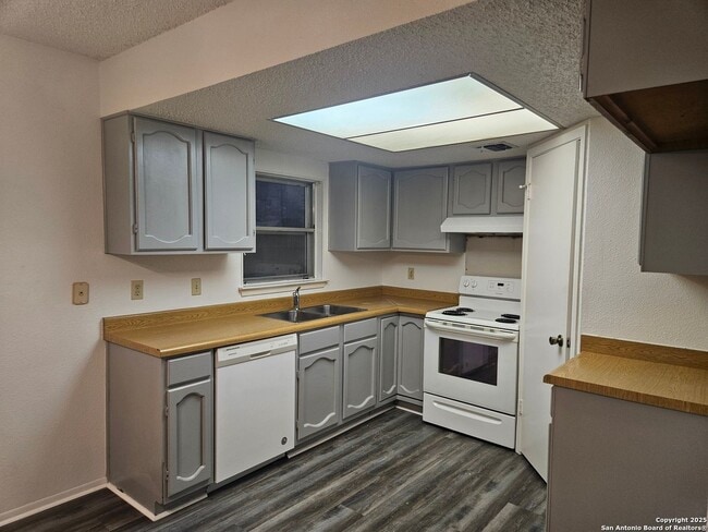 Photo - 4679 Misty Run Dr