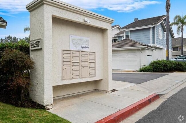 Building Photo - 13667 Tiverton Rd Rental