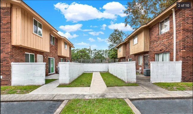 Photo - 100 Lewis Dr Unit C