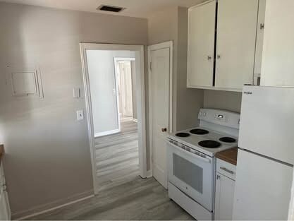 Building Photo - 1201 E 2nd Ct Rental