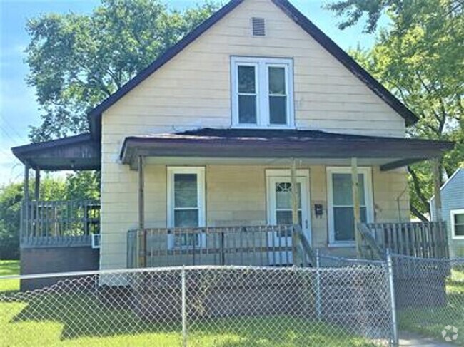 Building Photo - 1412 N Champaign St Rental