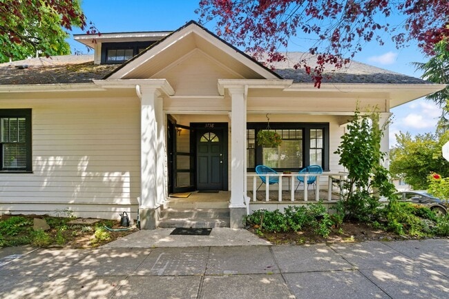 Building Photo - MF 43 - Kelly Avenue Unit MF 43 - 3738