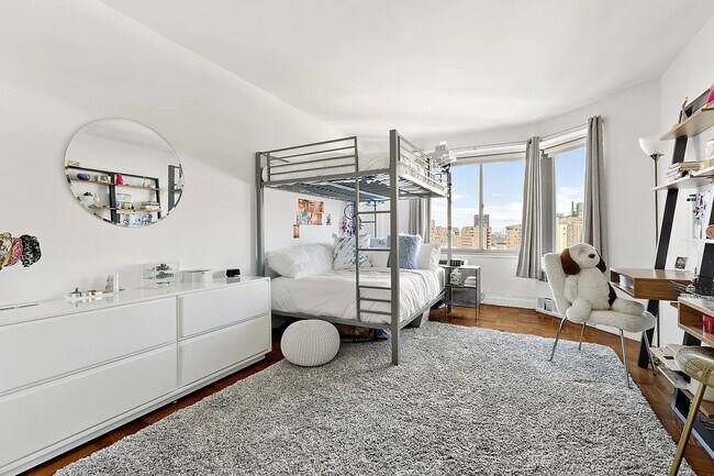 Photo - 175 W 12th St Unit 3L