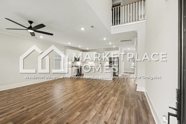 Photo - 521 Kingwood Ln