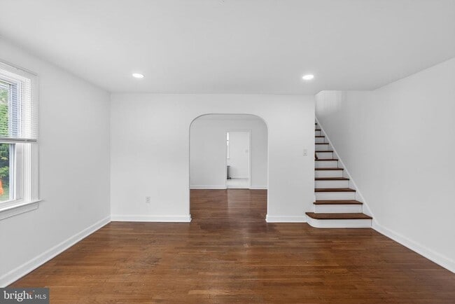 Photo - 439 E 11th Ave