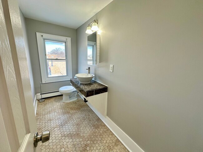 Photo - 2683 Fairfield Ave Unit 3rd Fl