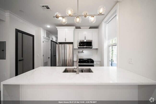 Building Photo - 131 Clifton Pl Unit 3 Rental