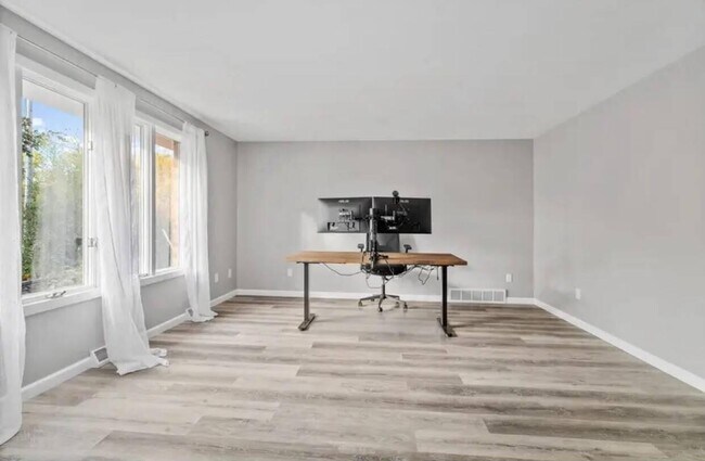 Photo - 3401 S Webster Ave