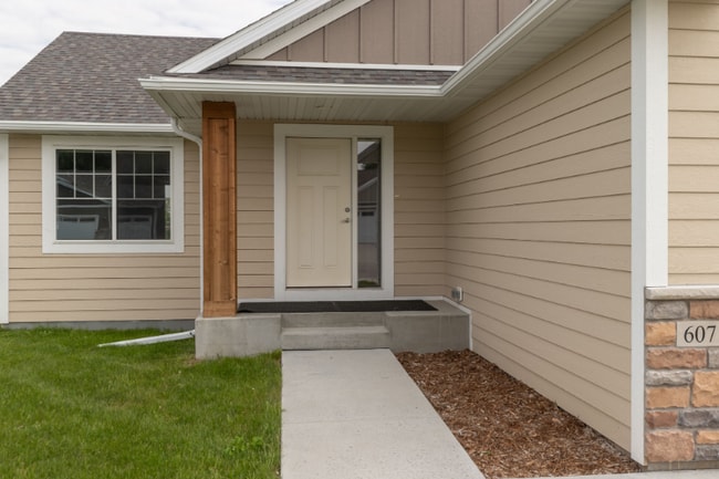 Photo - 448 Spring Day Ct NE