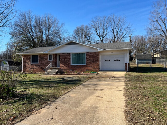 Building Photo - 304 Smalley St