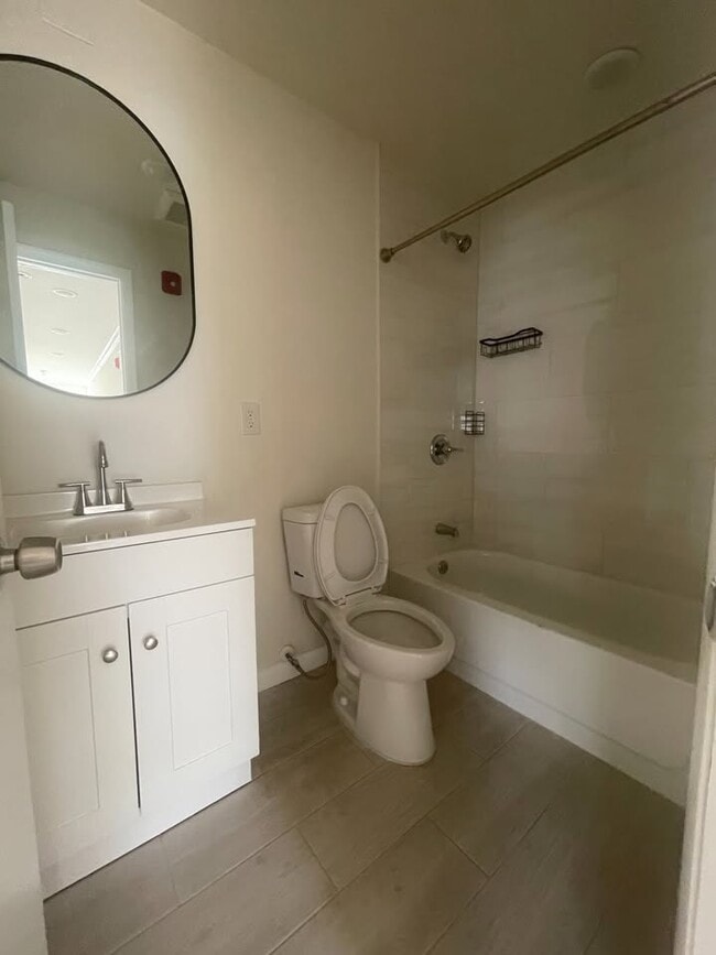 Photo - 105 Chandler Ave Unit 2