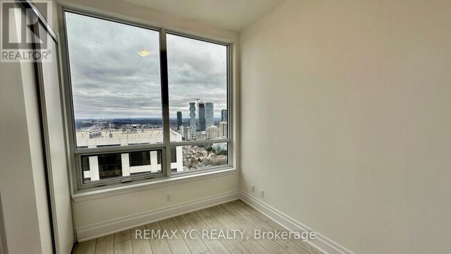 Photo - 30 Elm Dr W Unit PH06