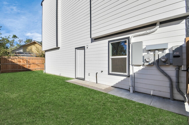 Photo - 337 Connecticut St