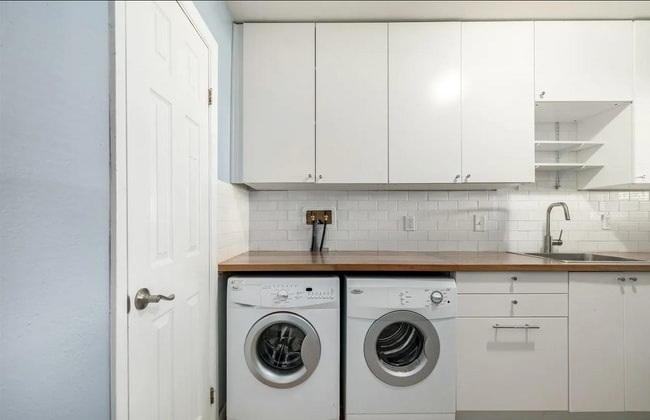 Photo - 8023 Wolff St