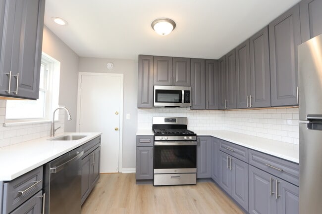 Photo - 6555 N Natoma Ave Unit 2W