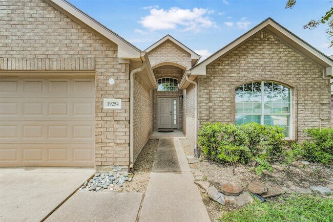 Photo - 19254 Dillsbury Ct