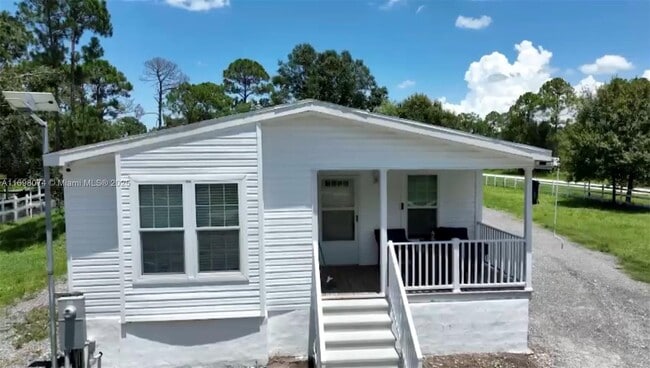 Photo - 725 N Willow St